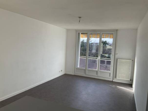 Appartement T3 à ST JUST ST RAMBERT - Photo 10 - Saint-Just-Saint-Rambert