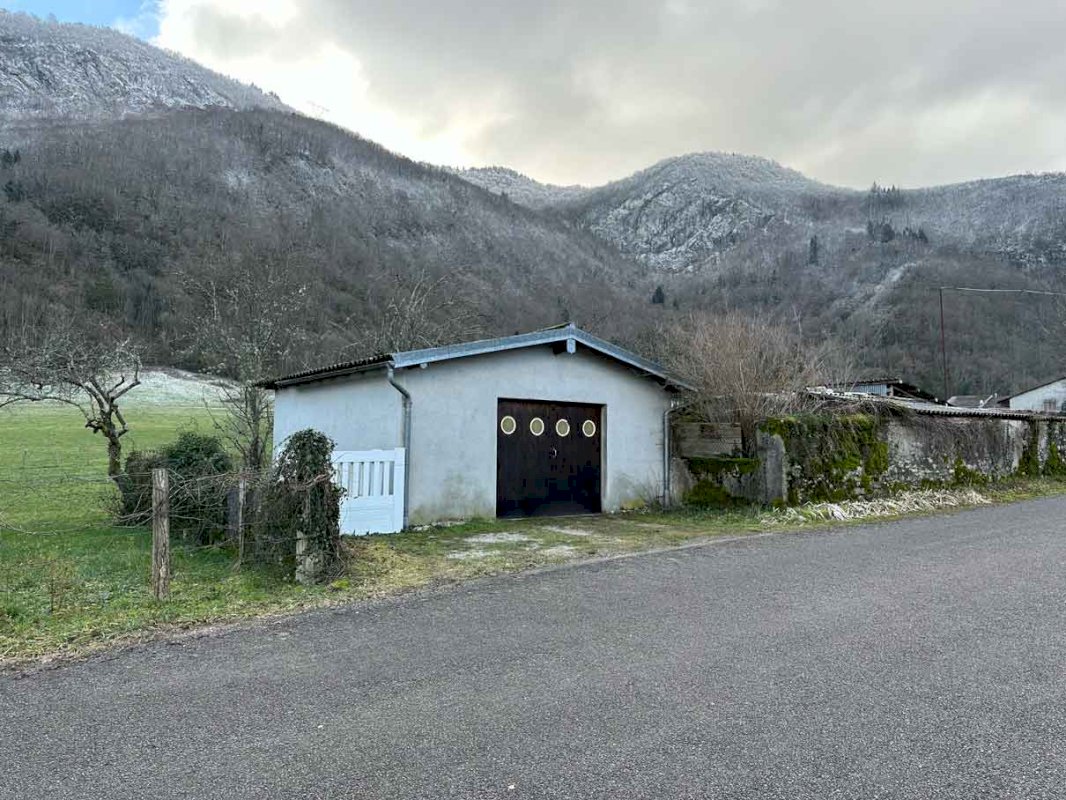 Maison mitoyenne de 160 m² - Photo 11 - Matafelon-Granges