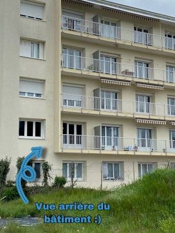 APPARTEMENT EN EXCELLENT ETAT - Photo 13 - Le Chambon-Feugerolles