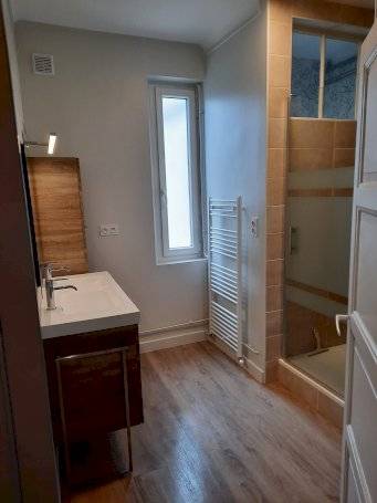 Appartement F2 bis de 74 m² - Photo 1 - Moulins