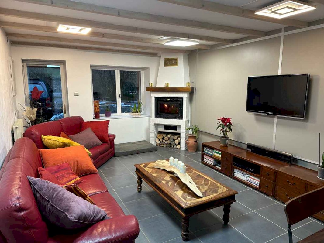 Maison mitoyenne de 160 m² - Photo 1 - Matafelon-Granges