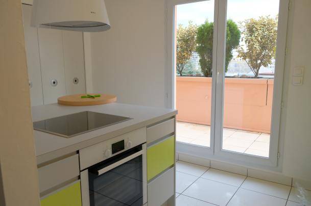 Exceptionnel DUPLEX AVEC VUE! - Photo 2 - Saint-Étienne