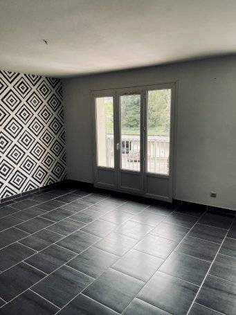 APPARTEMENT EN EXCELLENT ETAT - Photo 2 - Le Chambon-Feugerolles
