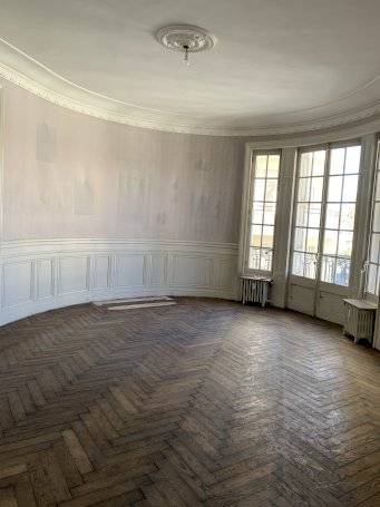 Grand appartement bourgeois - Photo 2 - Saint-Étienne