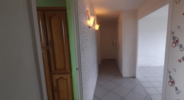 Appartement à vendre - Photo 2 - Saint-Étienne