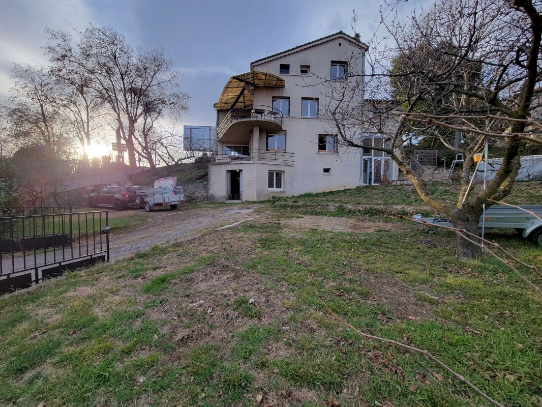 Maison avec 2 logements - Photo 2 - Aubenas