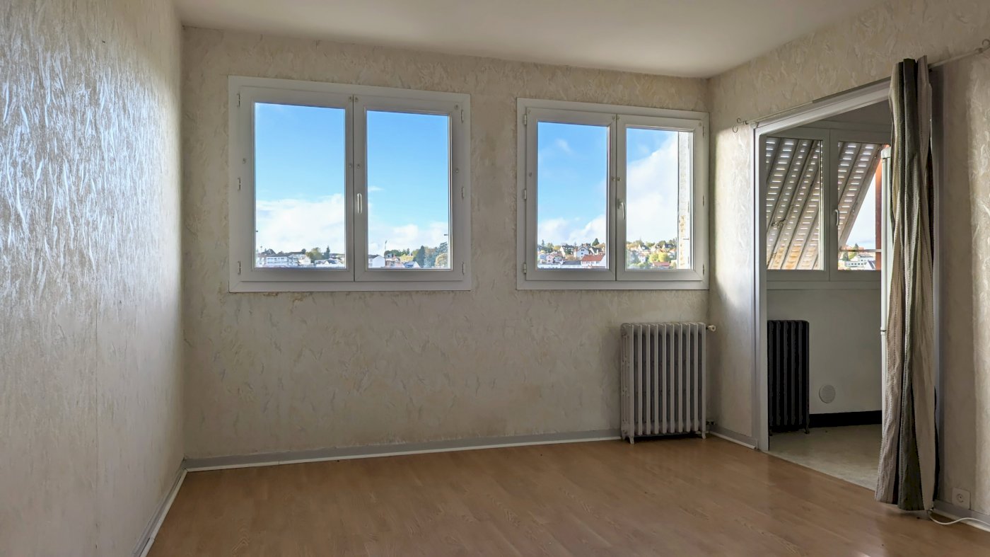 Appartement lumineux F4 - Photo 2 - Aurillac