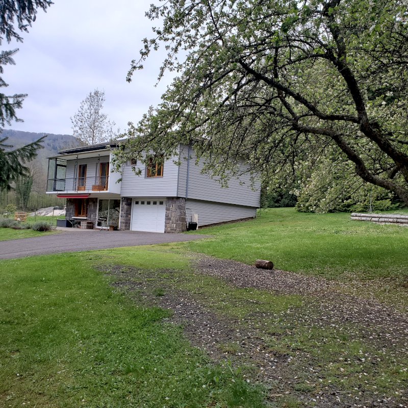 Maison de 134m² avec grand terrain - Photo 2 - Saint-Pierre-Colamine