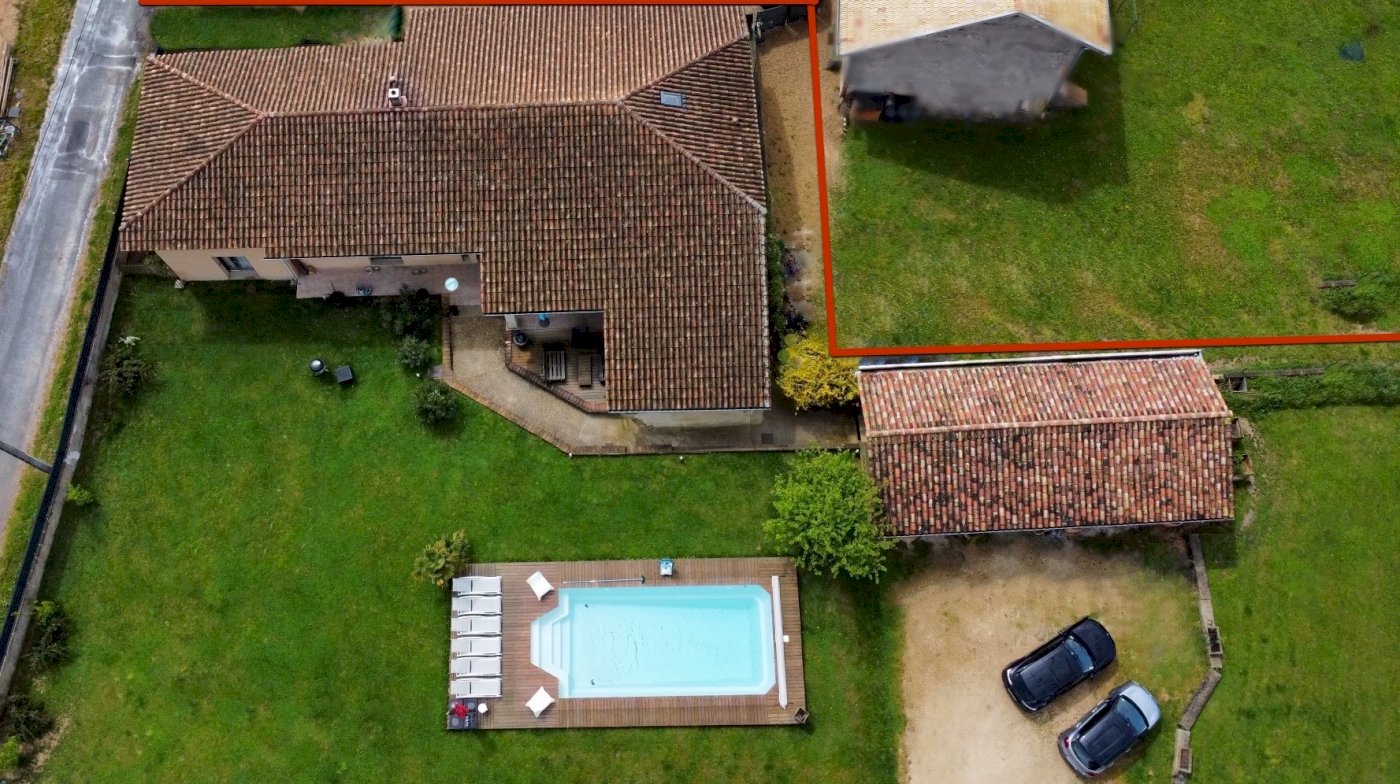 Maison 9 pièces - Photo 2 - Biziat