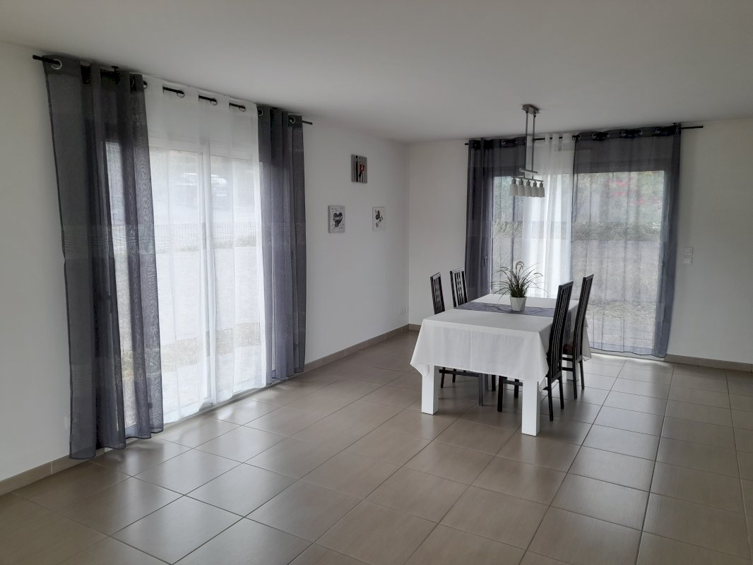 Maison contemporaine 126 m² - 4 chambres - Terrain clôturé - Photo 2 - Marsat