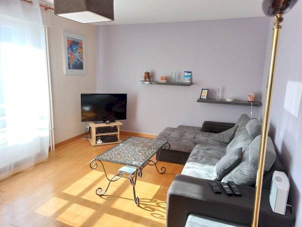 Appartement T5 traversant de 113 m2 - Photo 3 - Saint-Genis-Pouilly
