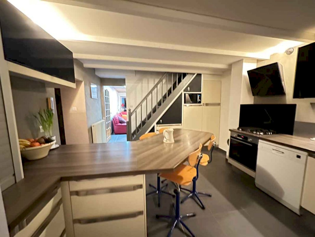 Maison mitoyenne de 160 m² - Photo 3 - Matafelon-Granges