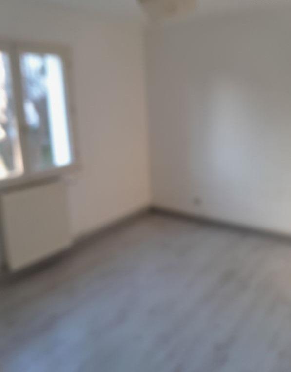 Vend maison sur 2 niveaux - Photo 3 - Saint-Martin-d'Hères