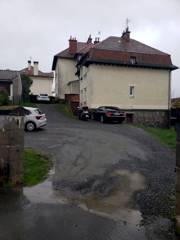 Appartement loué - Photo 3 - Aurillac