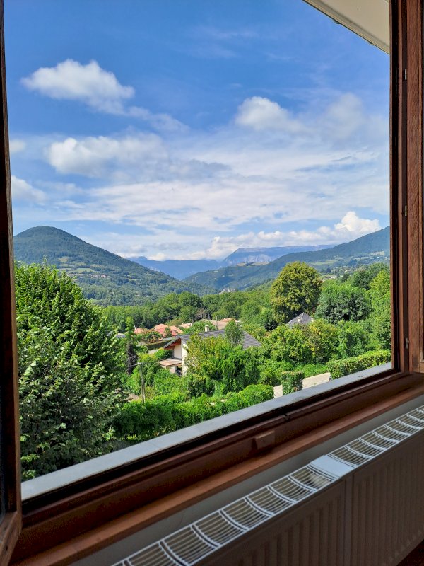 Appartement T4 en duplex - St Martin d'Uriage - Photo 3 - Saint-Martin-d'Uriage