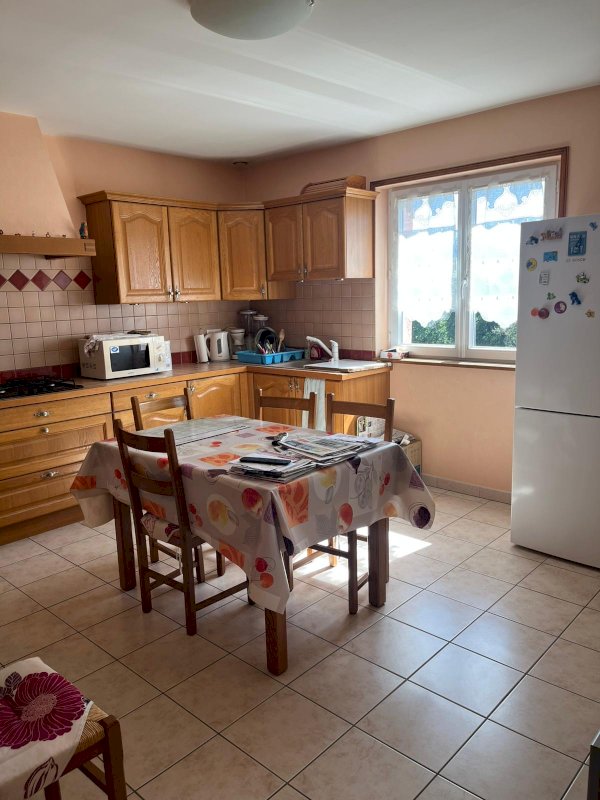 Maison individuelle à vendre - Photo 3 - Saint-Genis-l'Argentière