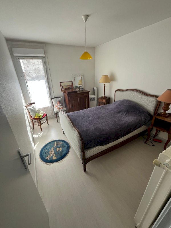 Appartement T3/T4 lumineux – Environ 70 m² – Proche centre-ville de Riom - Photo 3 - Riom