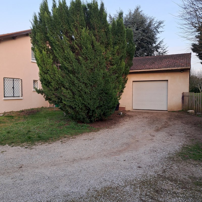 Grande Maison Traditionnelle à la campagne / 9 pièces / 180 m² / Terrain 1500 m² à 15 minutes gare SNCF et accès autoroute - Photo 3 - Saint-Bonnet-de-Chavagne