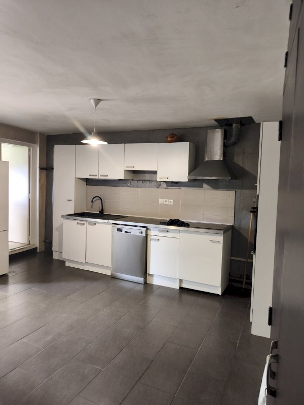 Maison de 93 m² sur terrain clos / 3 chambres - Photo 3 - Saint-Étienne