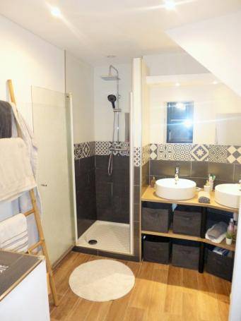 Appartement T3 refait à neuf - Photo 4 - gex