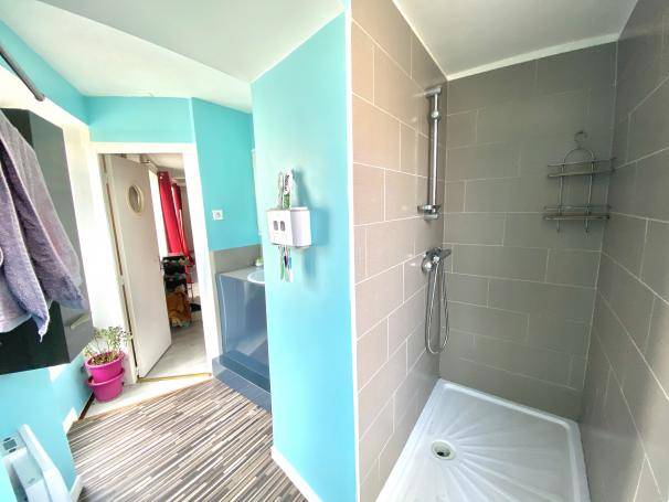 APPARTEMENT 4 pièces 73 m2 - Photo 4 - Combronde