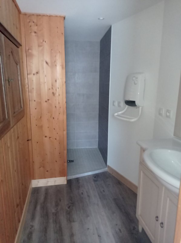 Maison atypique centre bourg - Photo 4 - Valgelon-La Rochette