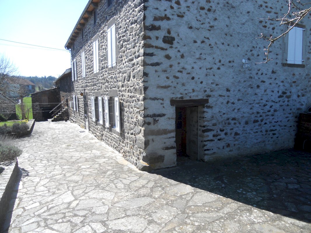 Ancienne ferme Cantalienne 11 pièces + annexes - Photo 4 - Saint-Flour