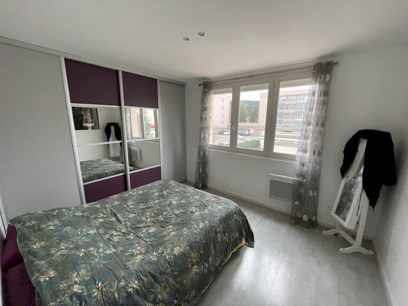 Appartement rénové de 74 m² - Photo 4 - Guilherand-Granges