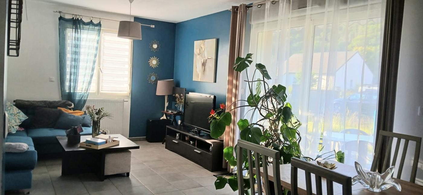 CANTAL - MAISON PLAIN PIED 72M2 - ANNÉE 2021 - Photo 4 - Champs-sur-Tarentaine-Marchal