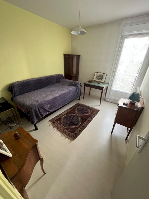 Appartement T3/T4 lumineux – Environ 70 m² – Proche centre-ville de Riom - Photo 4 - Riom