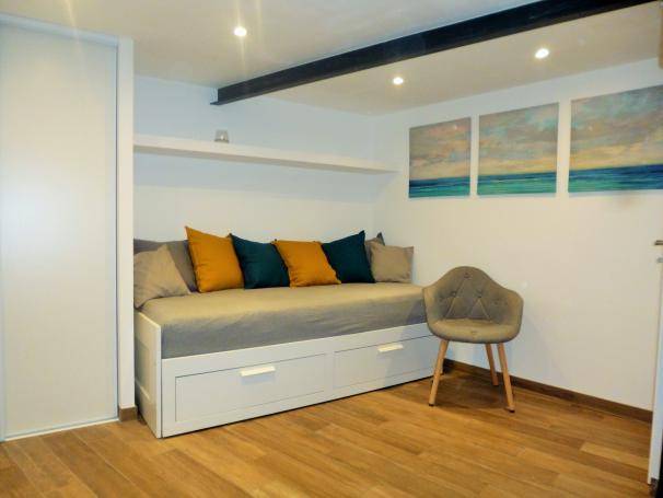 Appartement T3 refait à neuf - Photo 5 - gex