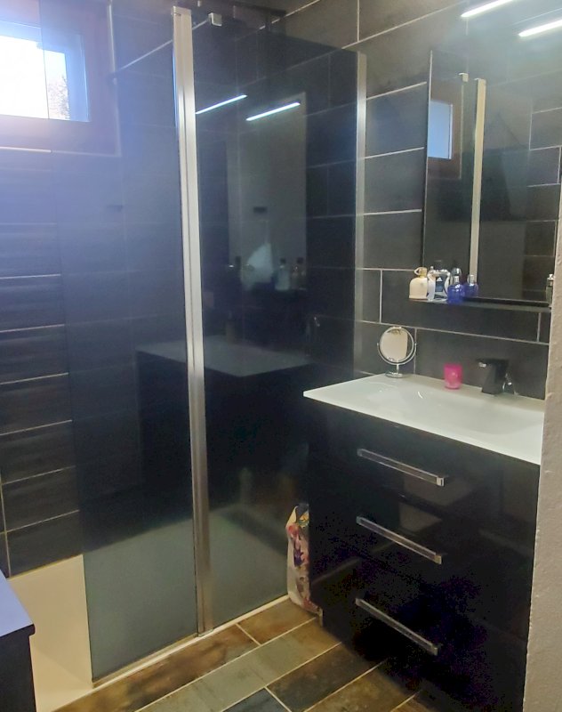 Maison de 134m² avec grand terrain - Photo 5 - Saint-Pierre-Colamine