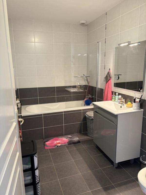 MAISON DE 121 M2 DONT UN DE GARAGE DE 20 M2 AVEC TERRAIN - Photo 5 - Rumilly