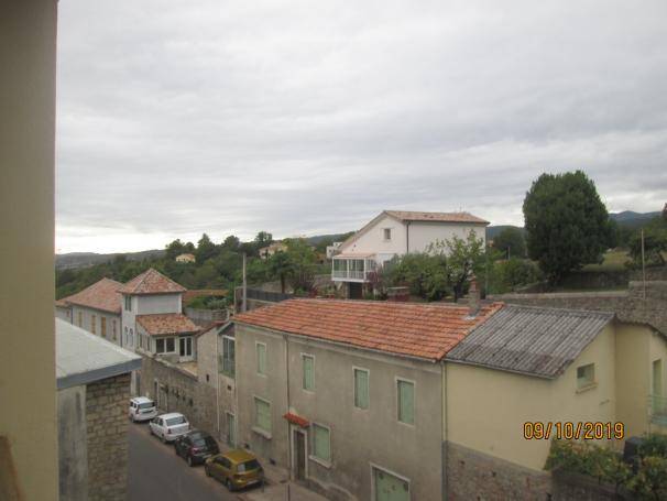 T3 traversant - AUBENAS (Ardèche) - Photo 6 - Aubenas