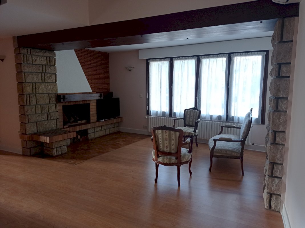 Maison atypique centre bourg - Photo 6 - Valgelon-La Rochette