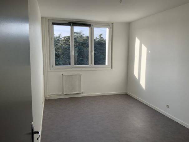 Appartement T3 à ST JUST ST RAMBERT - Photo 7 - Saint-Just-Saint-Rambert