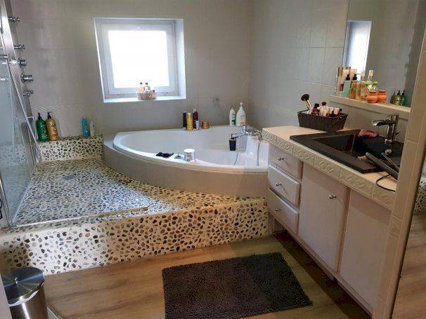 Maison 190 m² avec grand terrain - Photo 7 - Limony