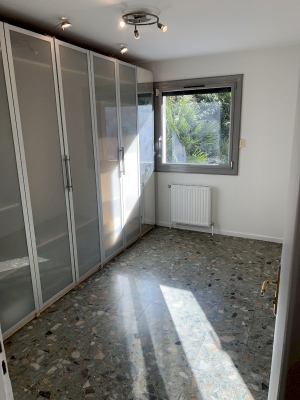 Maison de 130 m² avec studio indépendant et très grand garage - Photo 7 - Écully