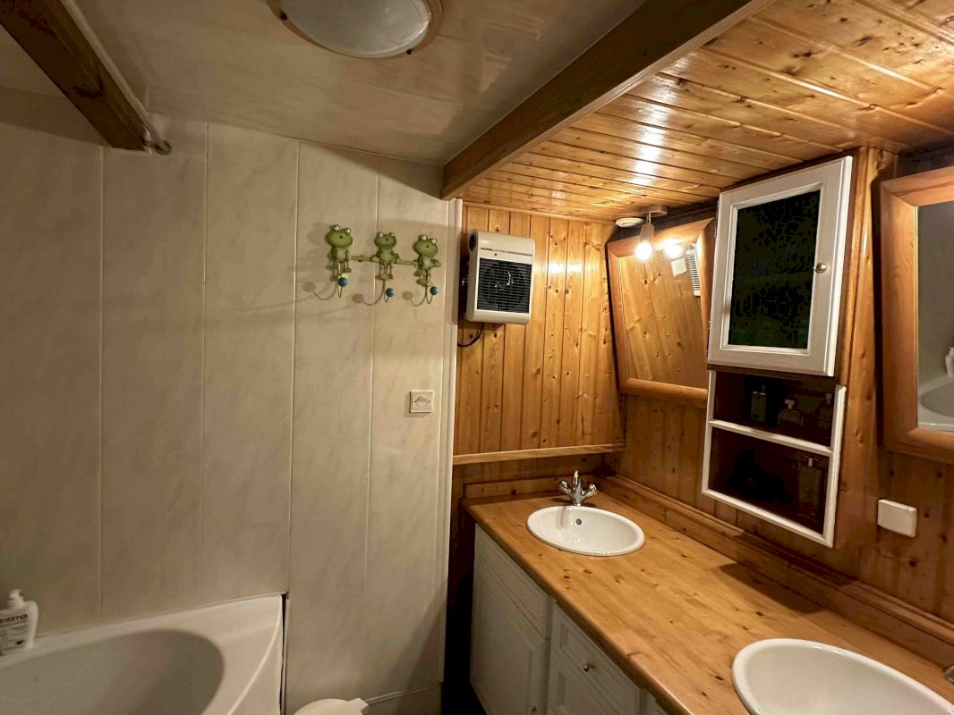 Maison mitoyenne de 160 m² - Photo 8 - Matafelon-Granges