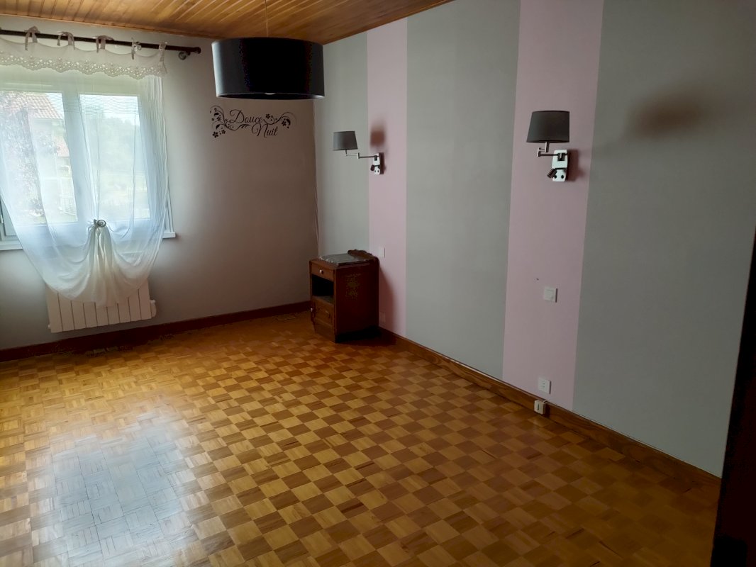 Maison 4 pièces Livradois Forez - Photo 8 - Le Brugeron