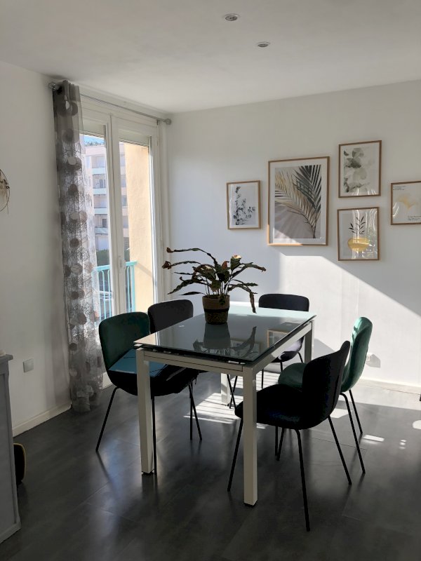Appartement rénové de 74 m² - Photo 8 - Guilherand-Granges