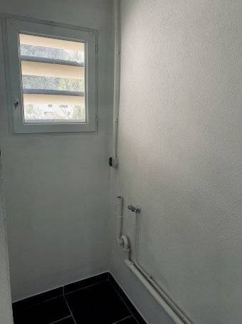 APPARTEMENT EN EXCELLENT ETAT - Photo 9 - Le Chambon-Feugerolles
