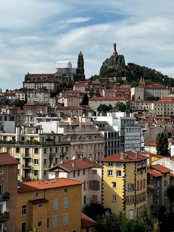 Appartement haut de gamme - Le Puy-en-Velay - Photo 9 - Le Puy-en-Velay