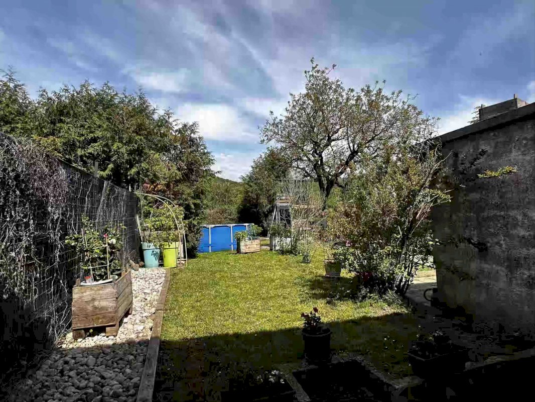 Maison mitoyenne de 160 m² - Photo 9 - Matafelon-Granges