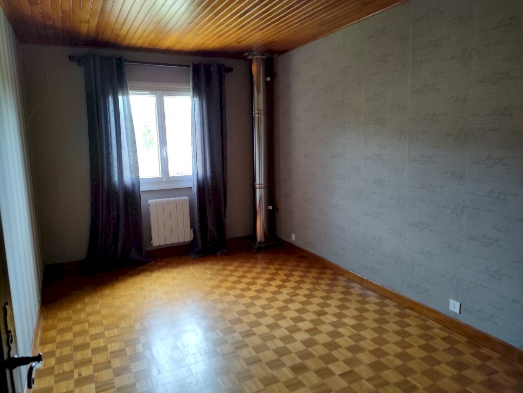 Maison 4 pièces Livradois Forez - Photo 9 - Le Brugeron