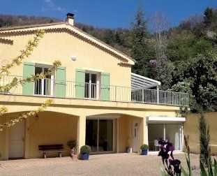 Domaine composé de 2 maisons - Vals-les-Bains (07600)