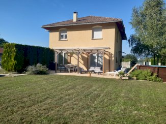 Grande maison lumineuse, idéal chevaux*/maraîcher/ou autre activité prof./ possibilité de louer 1 hectare suppl. - Scientrier (74930)