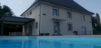 Proprièté entièrement rénovée avec dépendances neuves de 350 m² - Chimilin (38490)