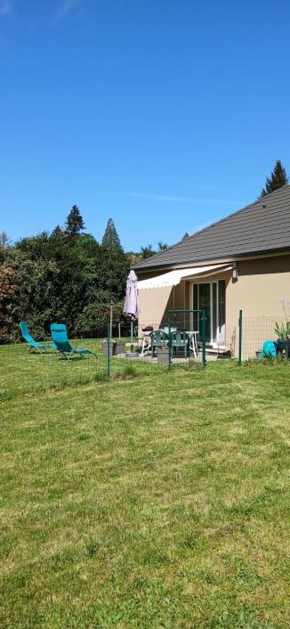 CANTAL - MAISON PLAIN PIED 72M2 - ANNÉE 2021 - Champs-sur-Tarentaine-Marchal (15270)