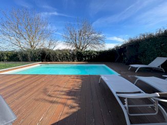 Maison familiale avec piscine, vue dégagée et calme absolu - Tramoyes (01390)